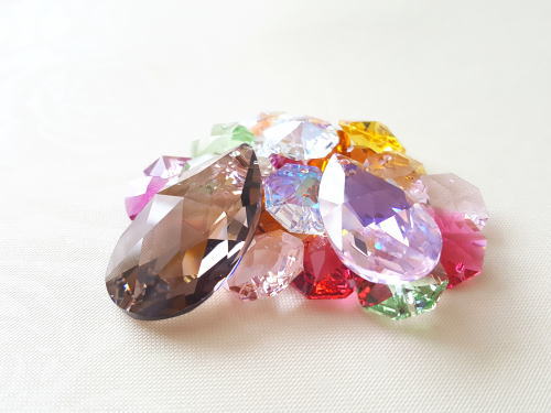 サンキャッチャーで光を感じる